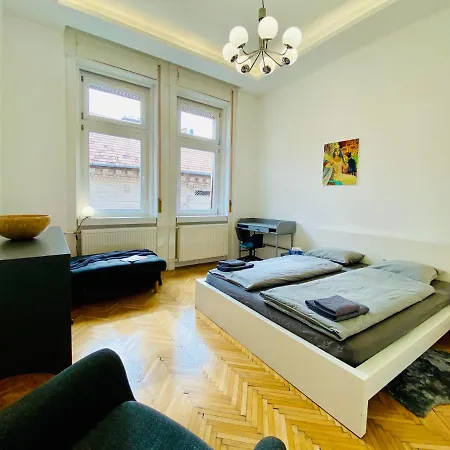 Spacious 4br Oasis In - Bp Sky Budapest