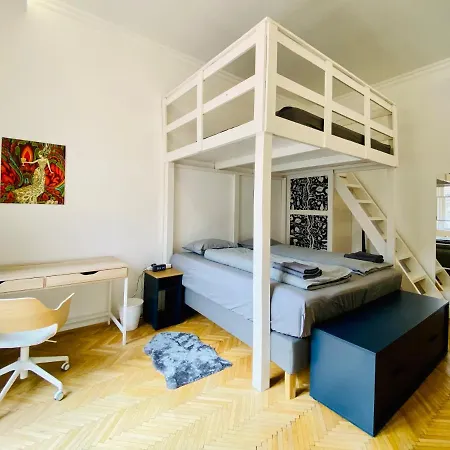Spacious 4br Oasis In - Bp Sky Apartment