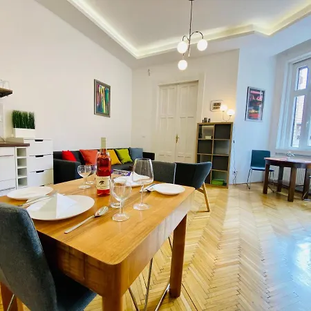 Spacious 4br Oasis In - Bp Sky Apartment