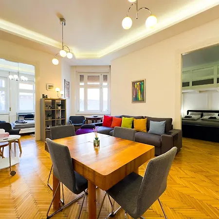 Large 4br Oasis In Ac- Bp Sky Budapešť