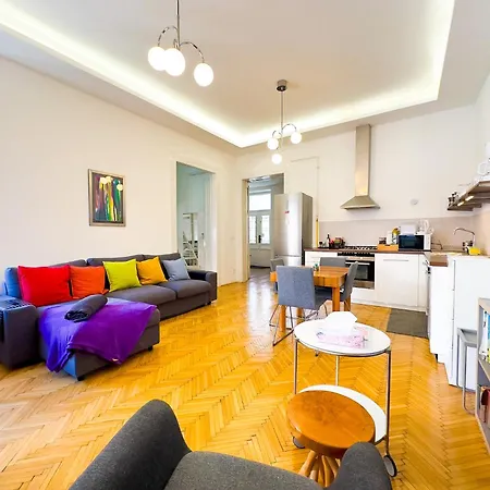 Large 4br Oasis In Ac- Bp Sky