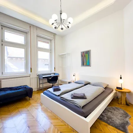 Large 4br Oasis In Ac- Bp Sky * Budapešť