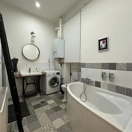 Large 4br Oasis In Ac- Bp Sky Budapest