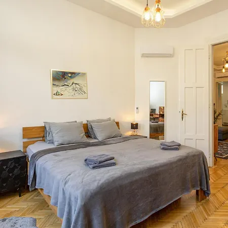 Large 4br Oasis In Ac- Bp Sky Apartament *