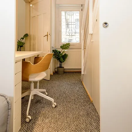 Large 4br Oasis In Ac- Bp Sky * Budapesta