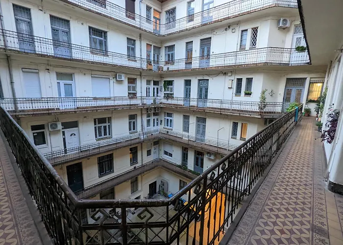 Large 4br Oasis In Ac- Bp Sky Будапешт