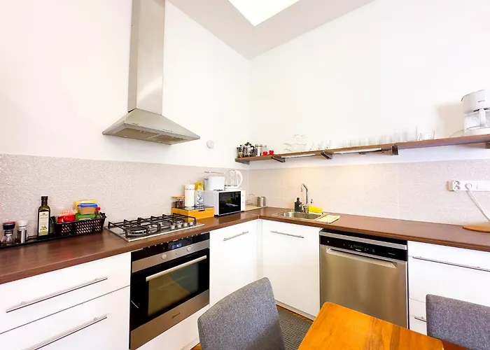 Apartment Large 4br Oasis In Ac- Bp Sky Budapest
