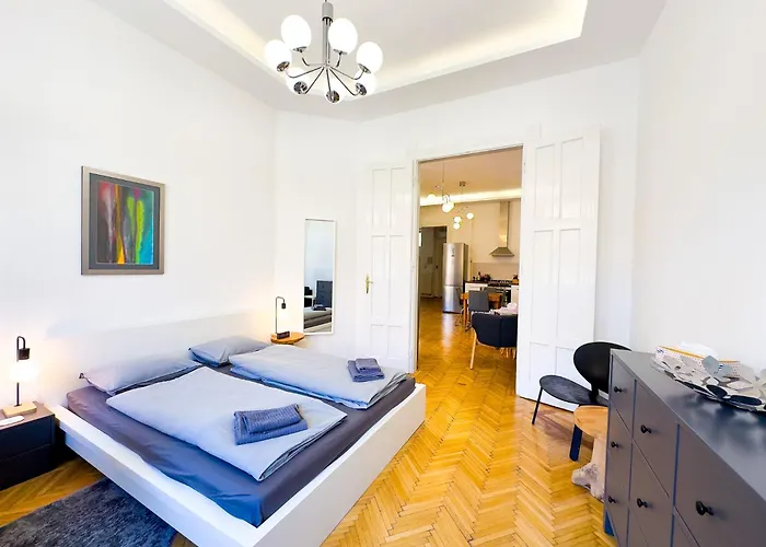 Large 4br Oasis In Ac- Bp Sky *