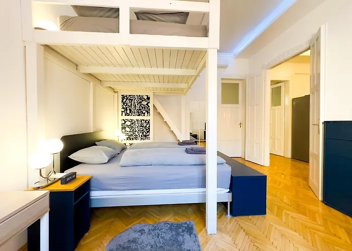 Large 4br Oasis In Ac- Bp Sky