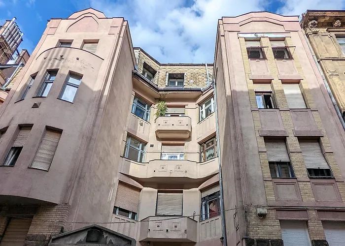 Large 4br Oasis In Ac- Bp Sky Budapest