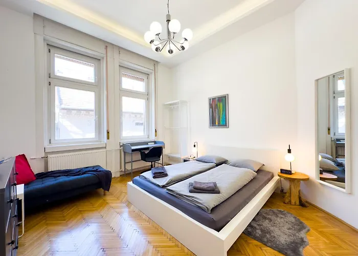 Large 4br Oasis In Ac- Bp Sky Budapest